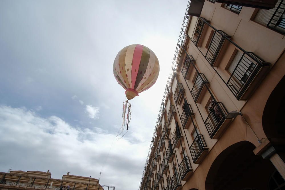 Correr la traca y suelta de globos fiestas mayores Elda