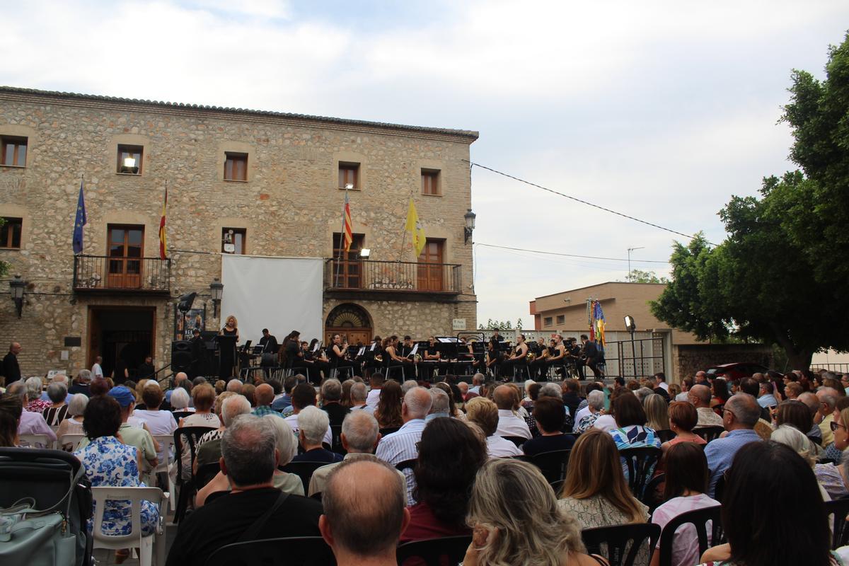 Concierto de las bandas de Enguera y Abarán en la localidad de la Canal.