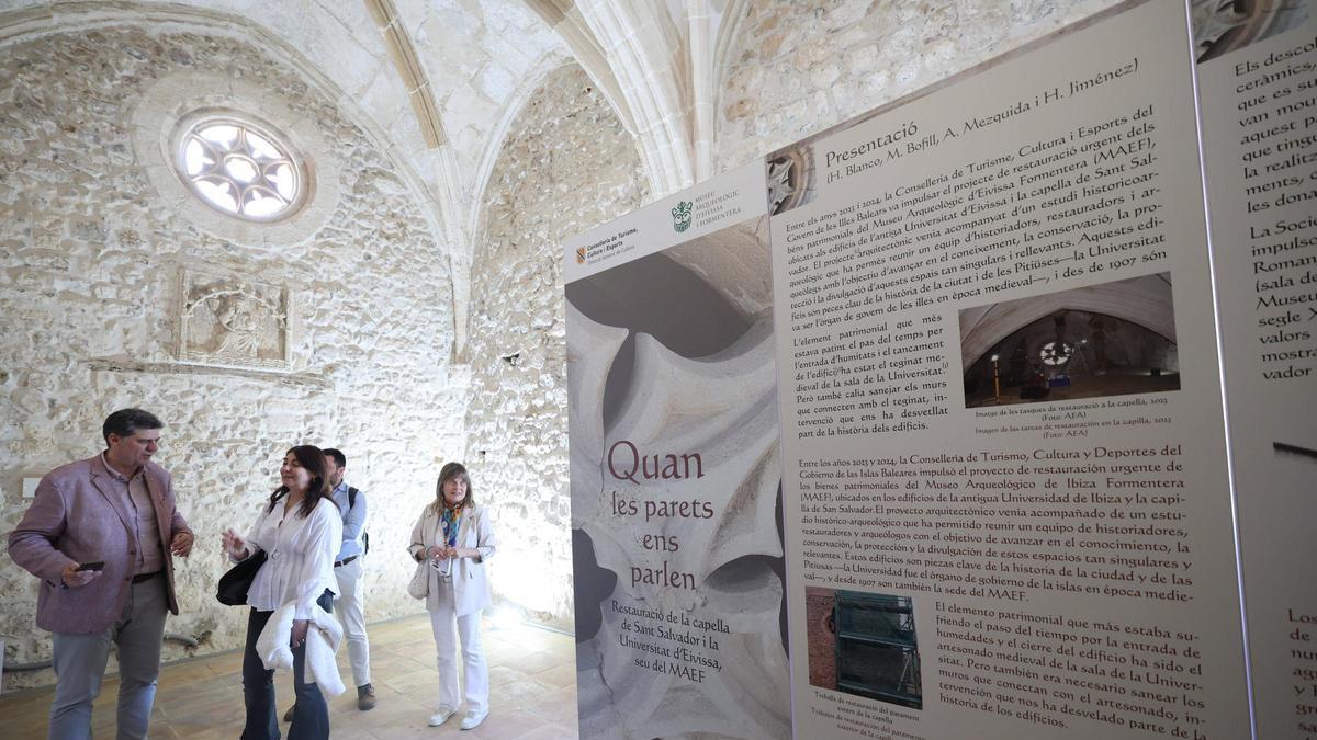 Interior de la capilla del Salvador, en la sede del MAEF en Dalt Vila.