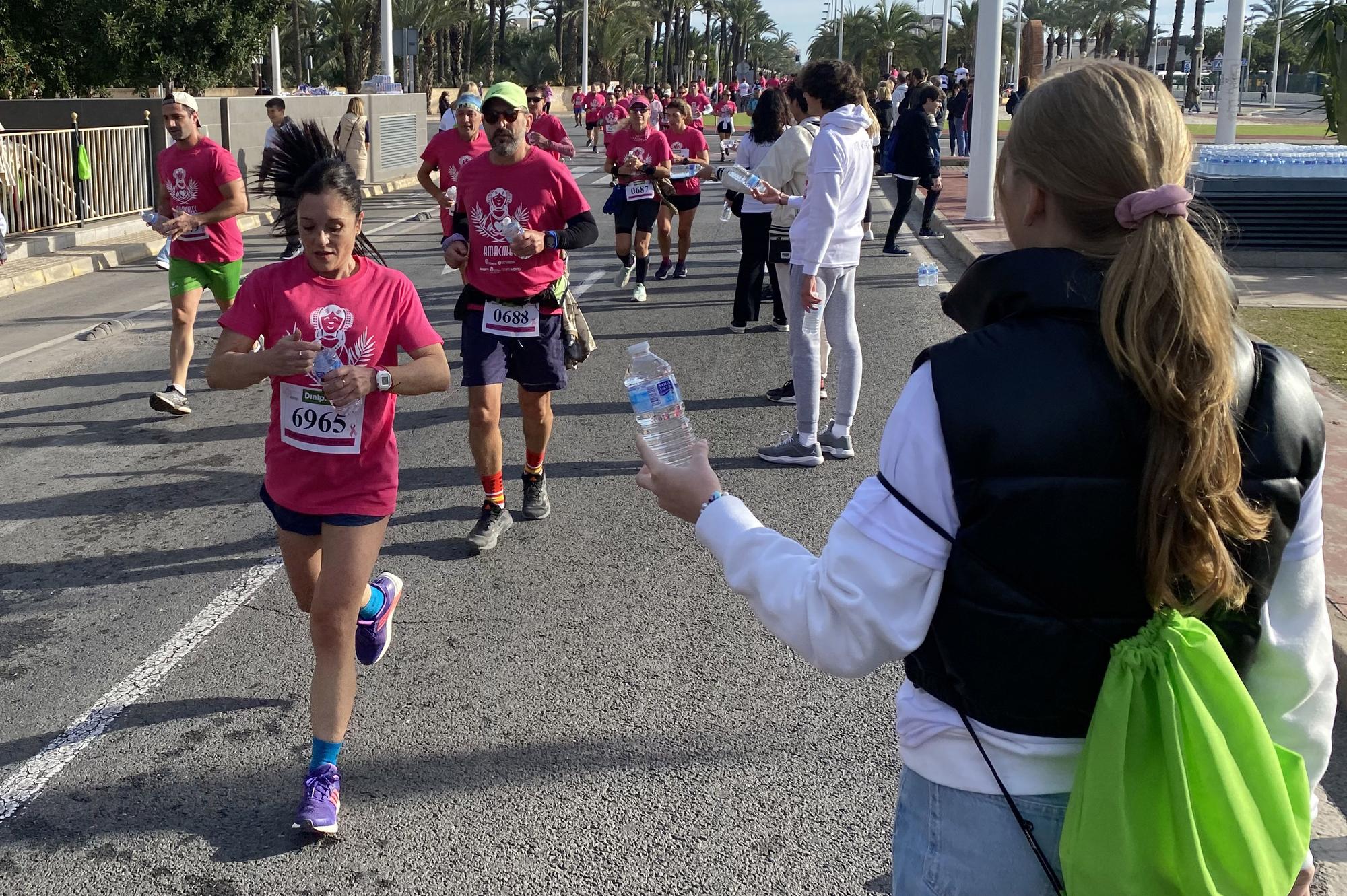 Más de 8.000 solidarios con el cáncer de mama en Elche