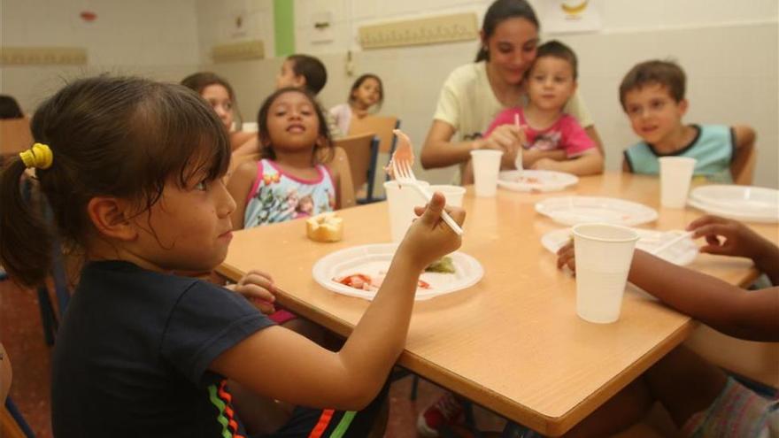 Educación invierte más de 13 millones de euros en comedor, transporte y aula matinal