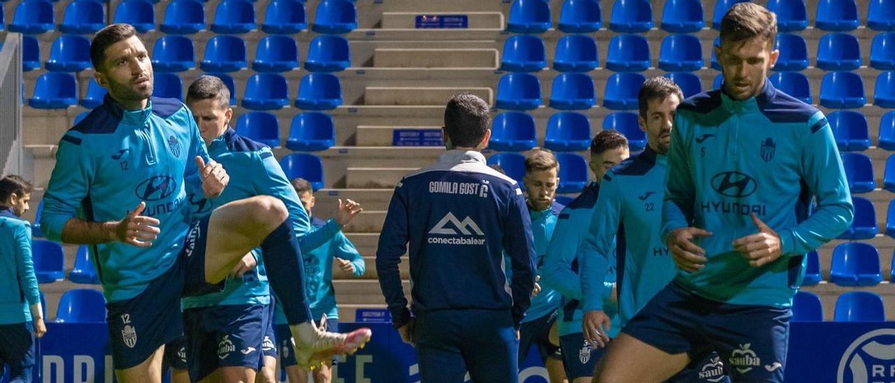 Los jugadores del Atlético Baleares, entrenando en el Estadio Balear