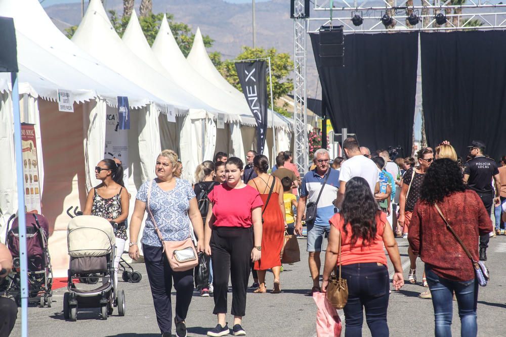 Ayer y hoy Catral acoge una nueva edición de la Feria del Comercio con la oferta de 27 empresas y entidades locales y muchas actividades lúdicas