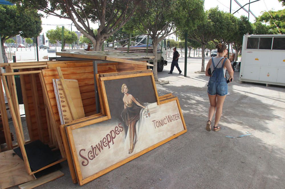 El Cortijo de Torres acelera los trabajos en casetas, calles y portada para ponerse a punto de cara al inicio de la semana de Feria.