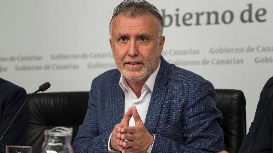 El presidente canario, Víctor Ángel Torres