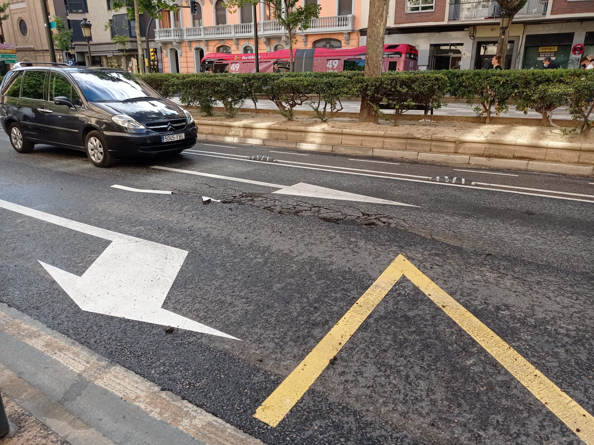 FOTOGALERÍA | Una tubería revienta en el paseo Sagasta