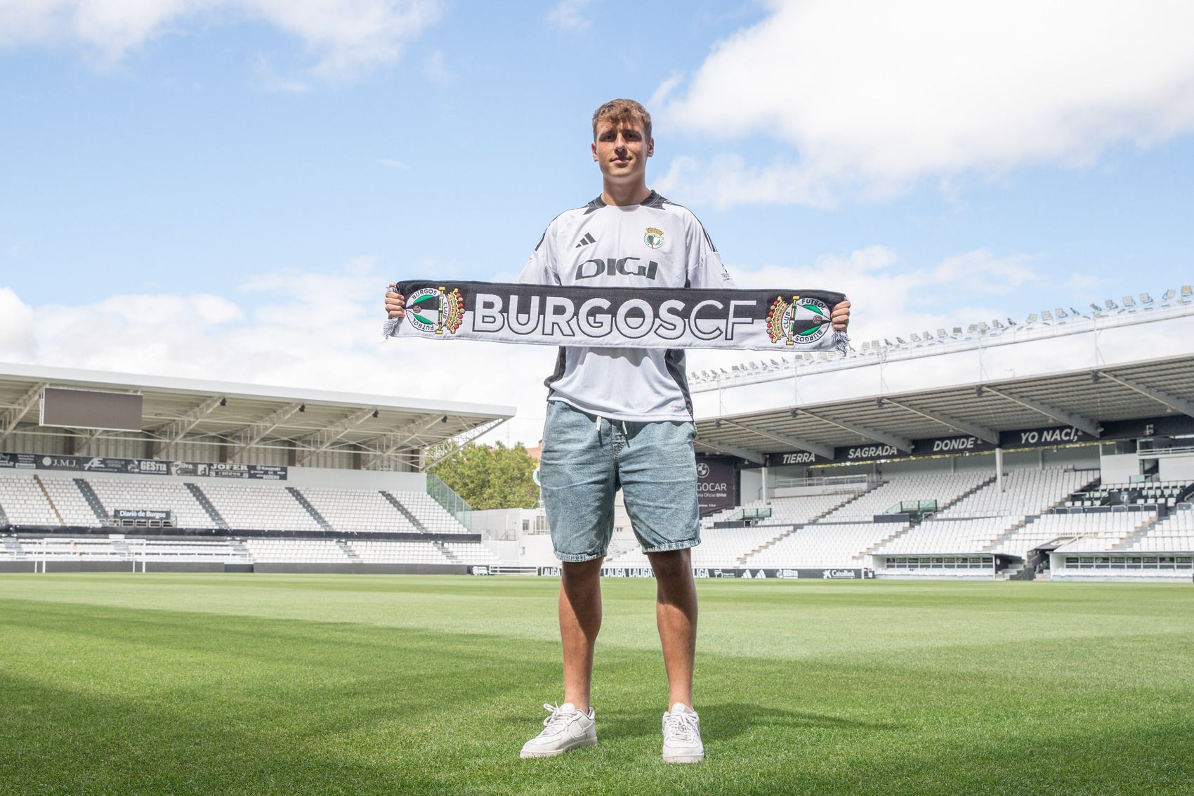 Fíutbol | David López, en su presentación con el Burgos: “El Mallorca y yo veíamos muy bien la opción de venir"