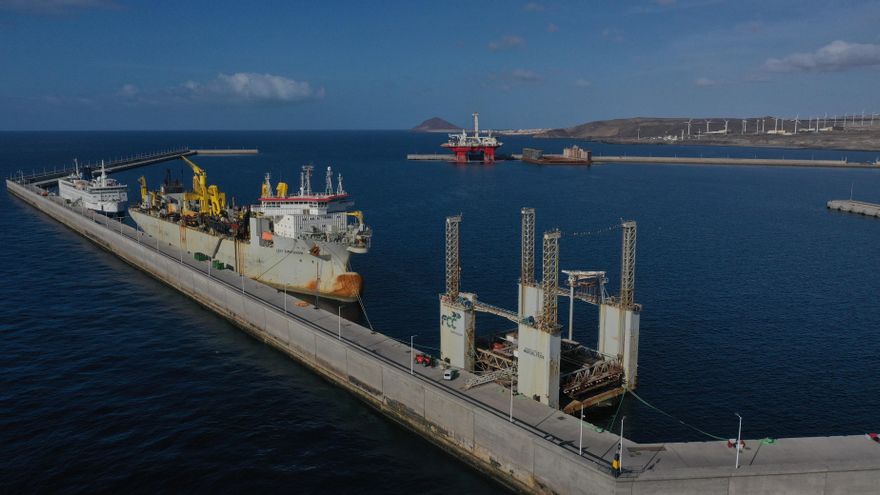 Green light for the installation of a floating dock in the port of Granadilla