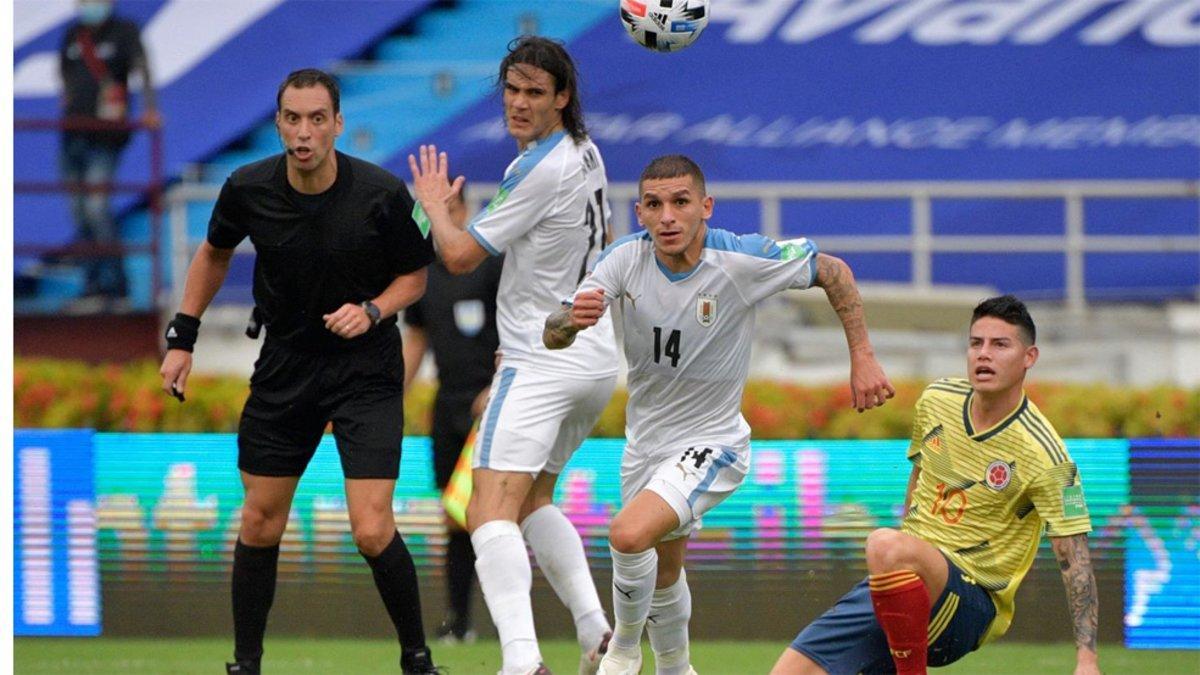 Lucas Torreira, en acción con la selección de Uruguay