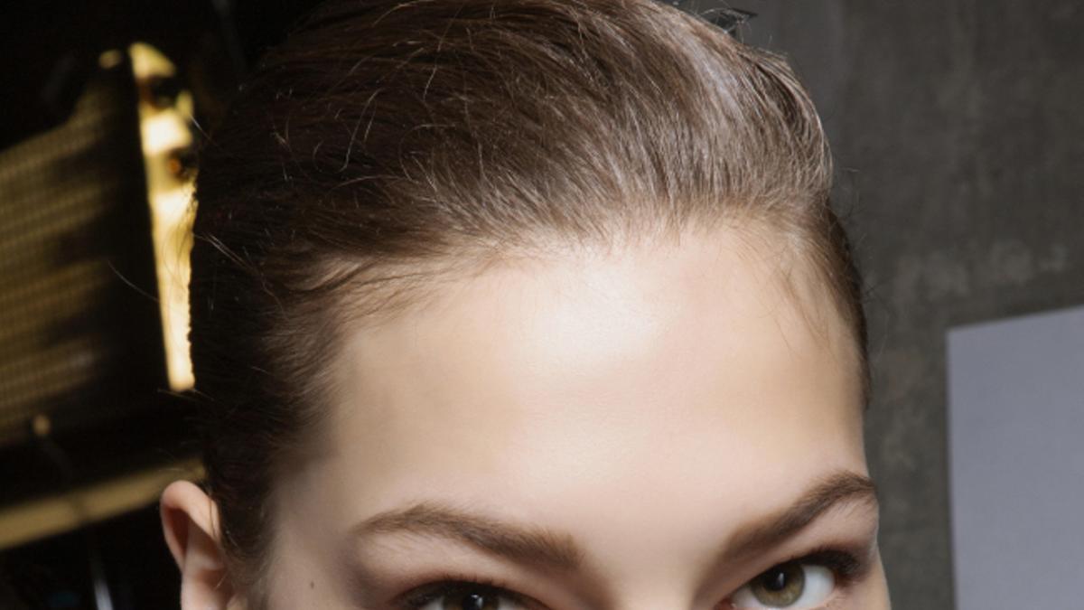 Trenza con tupé del desfile de Jason Wu