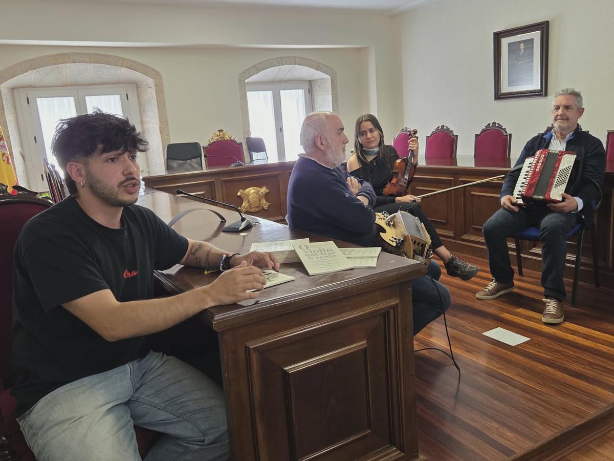 Presentación do libro 'O violín que leva o vento', de Adrián Méndez.