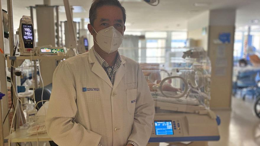 El jefe de Sección de Neonatología del Hospital Materno-Infantil de Málaga, Tomás Sánchez, incide en la evolución de su servicio. | L. O.