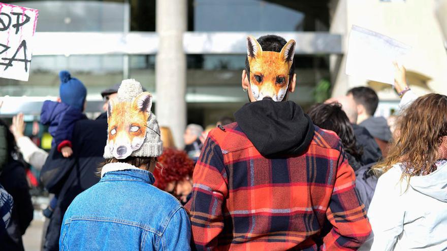 Asistentes a una manifestación contra la caza del zorro // Roller