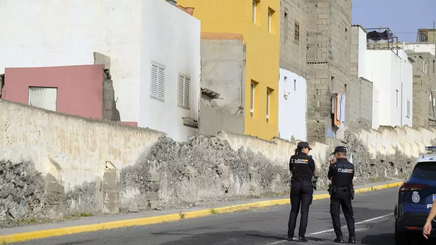 La Policía investiga si el incendio en la casa okupa en Las Palmas donde se quemó una menor fue un accidente y no una agresión machista