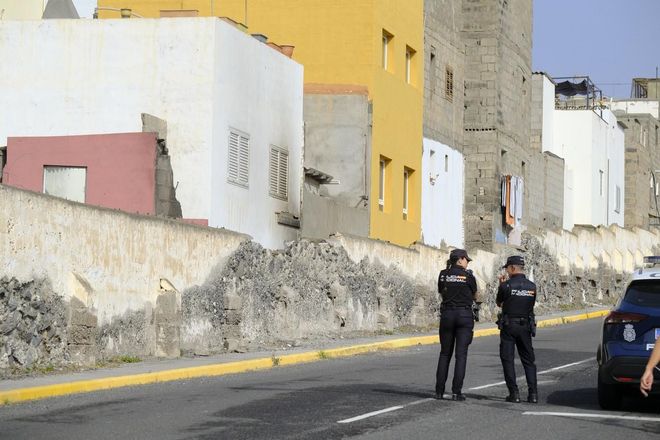 Una menor, en estado crítico después de que un joven le prendiese fuego en La Isleta