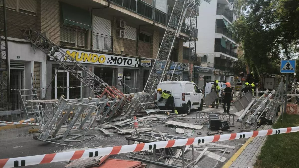 Susto en Sant Joan: cae un andamio en las obras de reforma de un edificio
