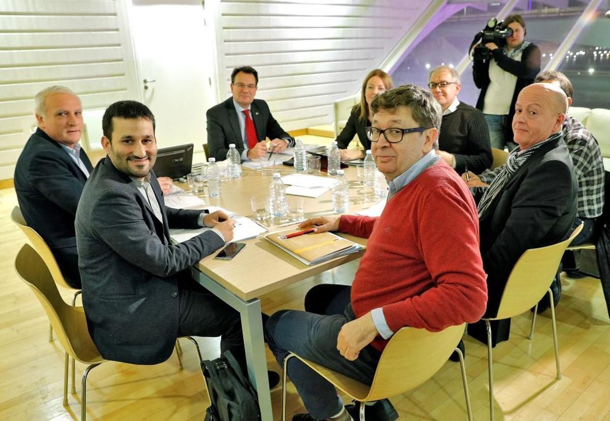 La convocatoria de concurso público complica la llegada del director artístico al Palau de Les Arts