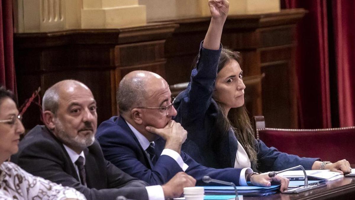 Sergio Rodríguez, Xisco Cardona e Idoia Ribas, este martes en el Parlament.