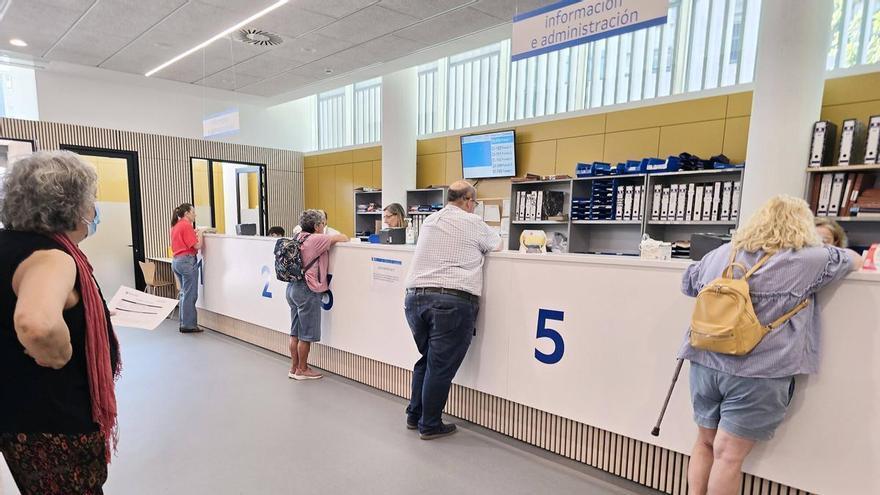 Sanidade fija los criterios para crear nuevas plazas de médico de familia: superar las 1.200 cartillas por profesional y las 36 consultas diarias