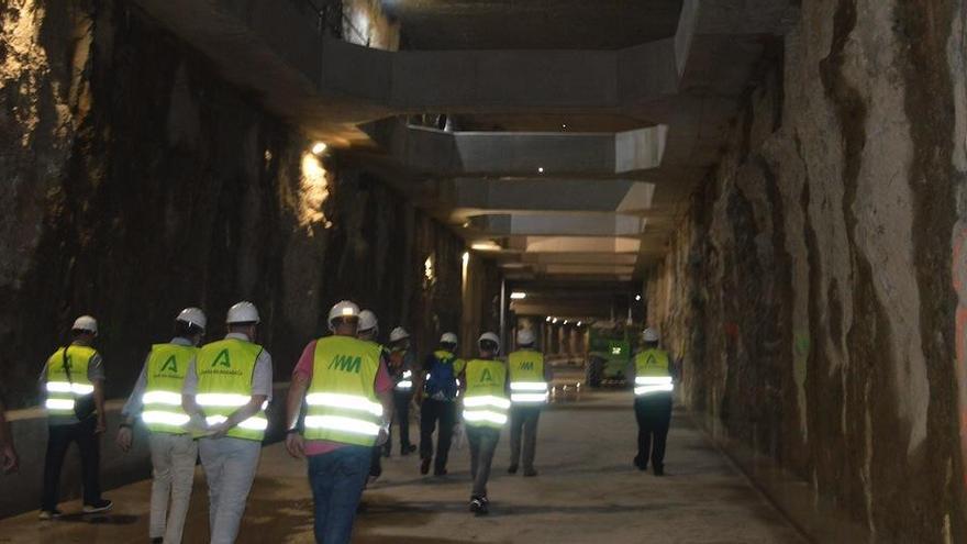 Un momento de la visita al túnel del metro de Málaga.
