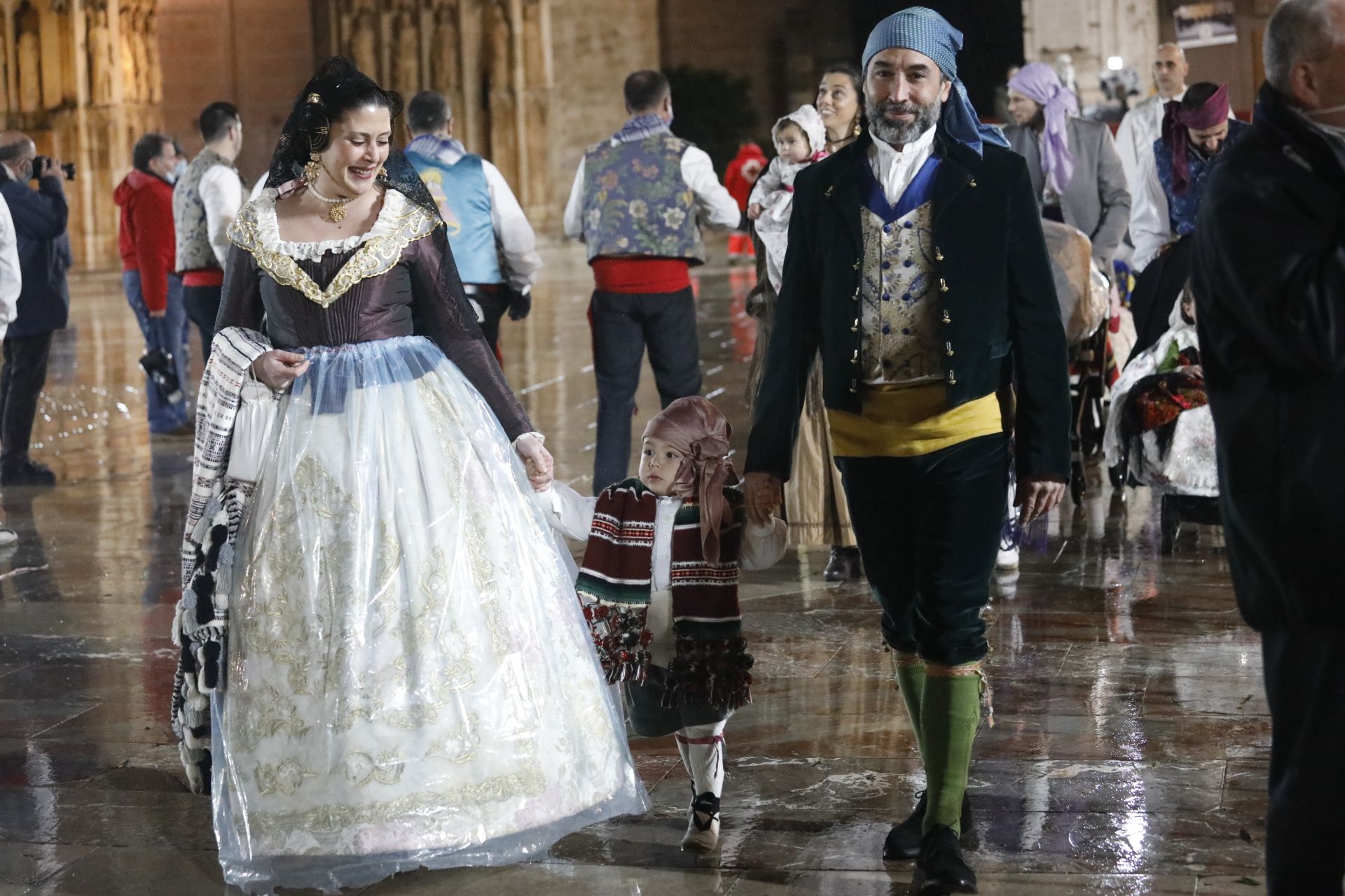 Búscate el primer día de Ofrenda por la calle Quart (de 21.00 a 22.00 horas)