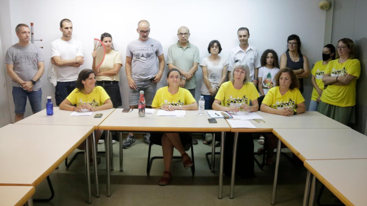 Roda de premsa de la coordinadora d&#039;assemblees de docents de les comarques gironines