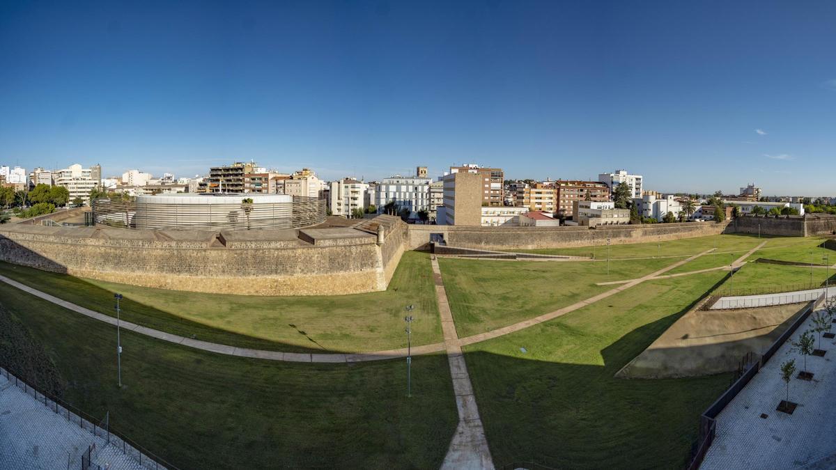 Corredor verde en Badajoz junto a la calle Stadium.