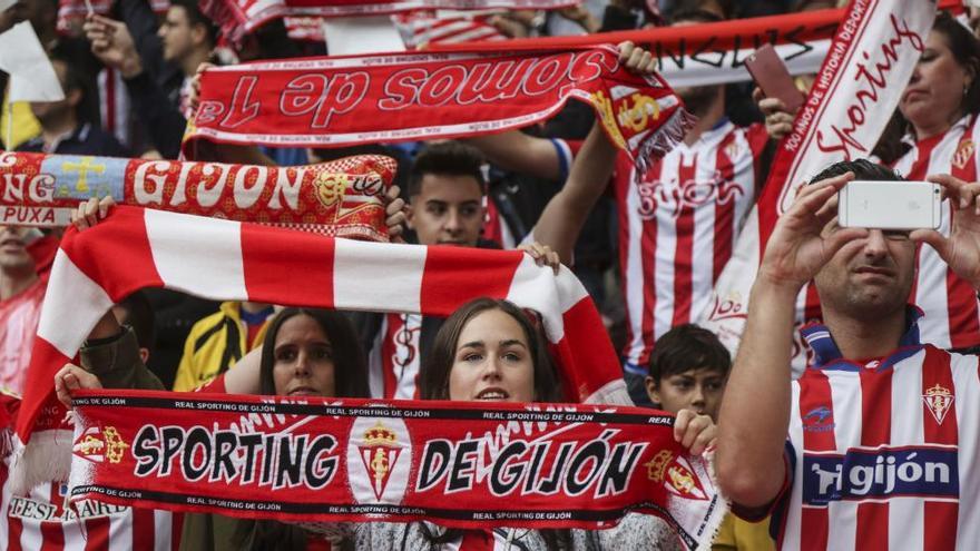 Aficionados del Sporting en El Molinón.