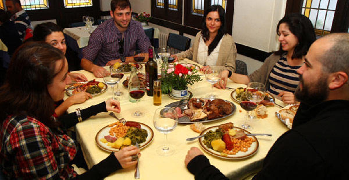 Setenta mil personas abarrotan la Feira do Cocido de Lalín