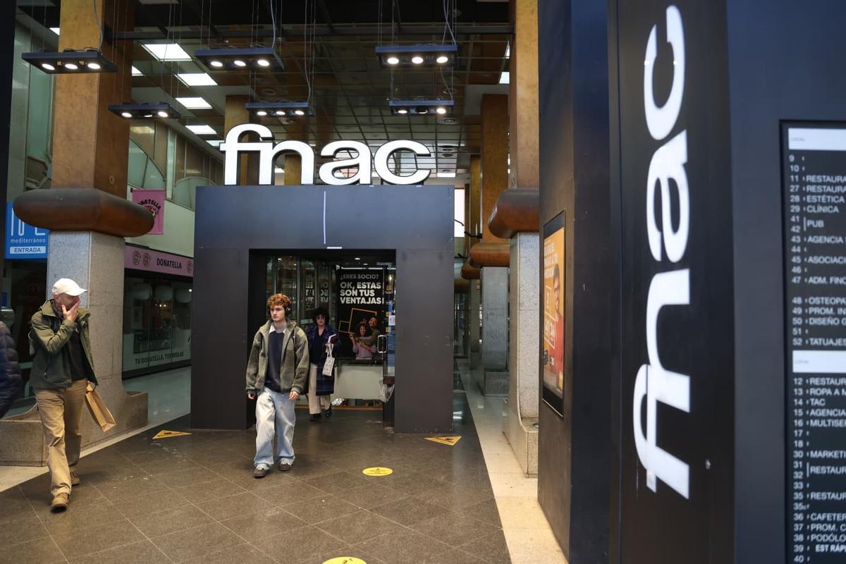 Puerta principal del Fnac de Alicante, en una imagen de este jueves