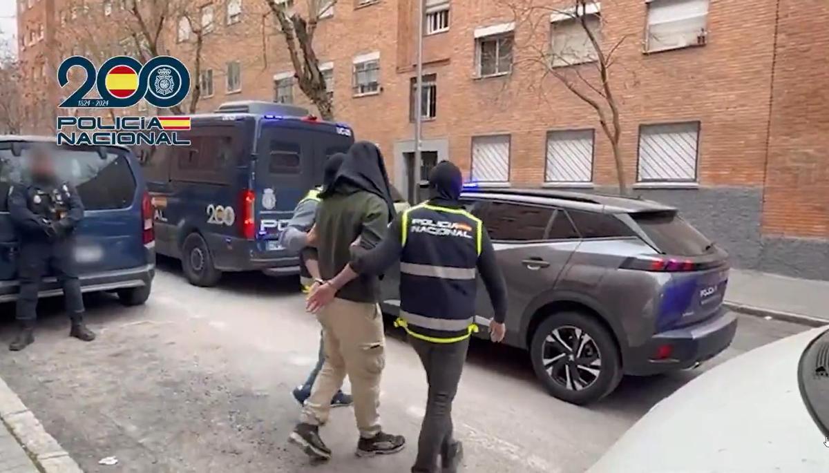 Detenidos dos expertos en MMA vinculados a una red de difusión de propaganda radical.