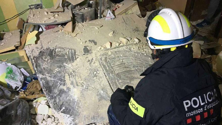 El edificio de Torreforta en el que impactó la placa que salió volando en la explosión de la petroquímica de Tarragona