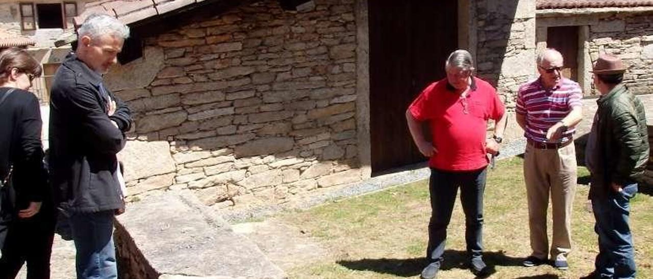 Miembros de Baluarte junto a Ramiro Varela en Os Pendellos.