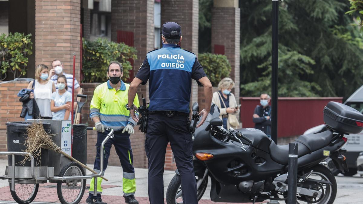 Amenaza de bomba en Oviedo: desalojan el Centro Cívico y acordonan la zona