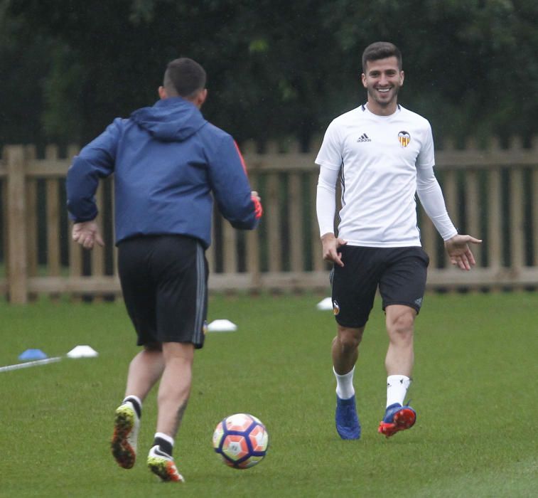 Entrenamiento del Valencia en Marlow