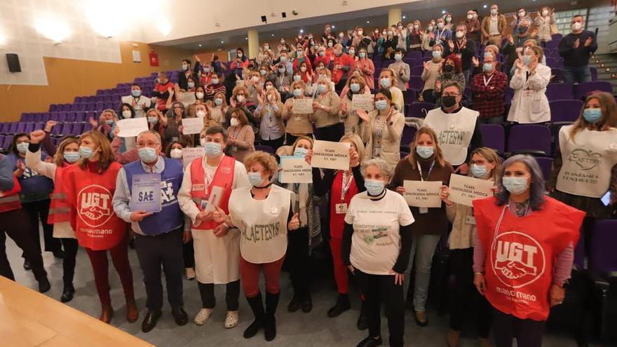 Técnicos auxiliares de enfermería se encierran en Córdoba para pedir su pase al grupo C1