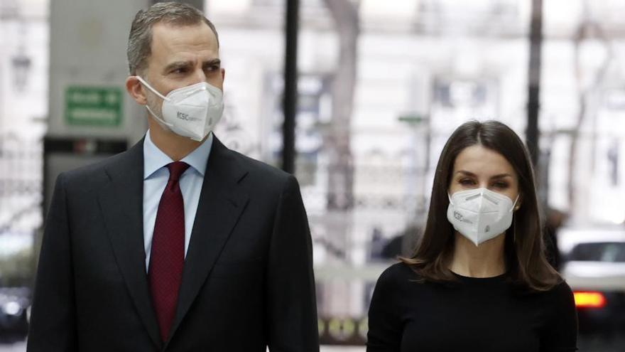 El Rey Felipe VI, junto a la reina Letizia.