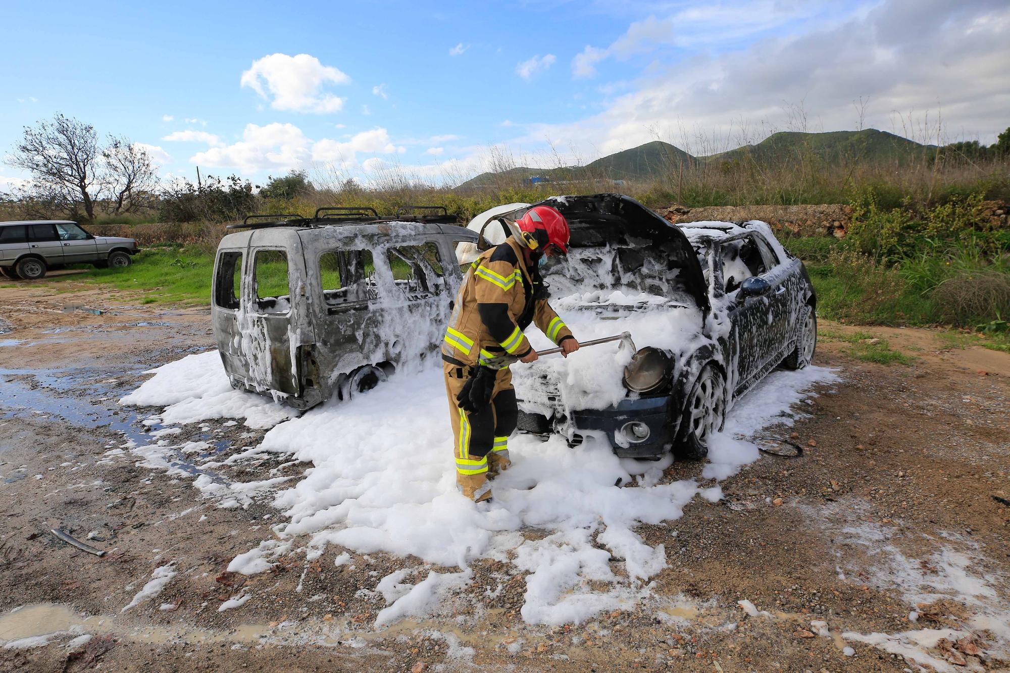 Incendio de vehículos en Ibiza