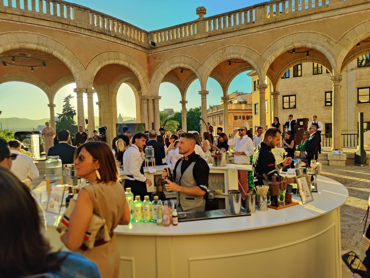 Bei einer Party am Freitagabend (12.6.) im Palau March feierte Etihad die neue Verbindung.