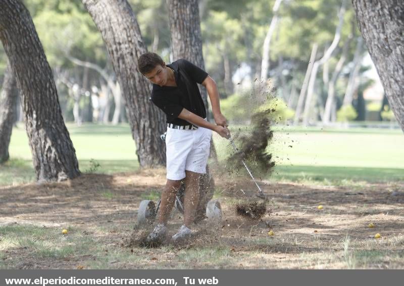 GALERÍA DE FOTOS- El torneo Pro-Am llena el Club Costa Azahar de amantes del golf