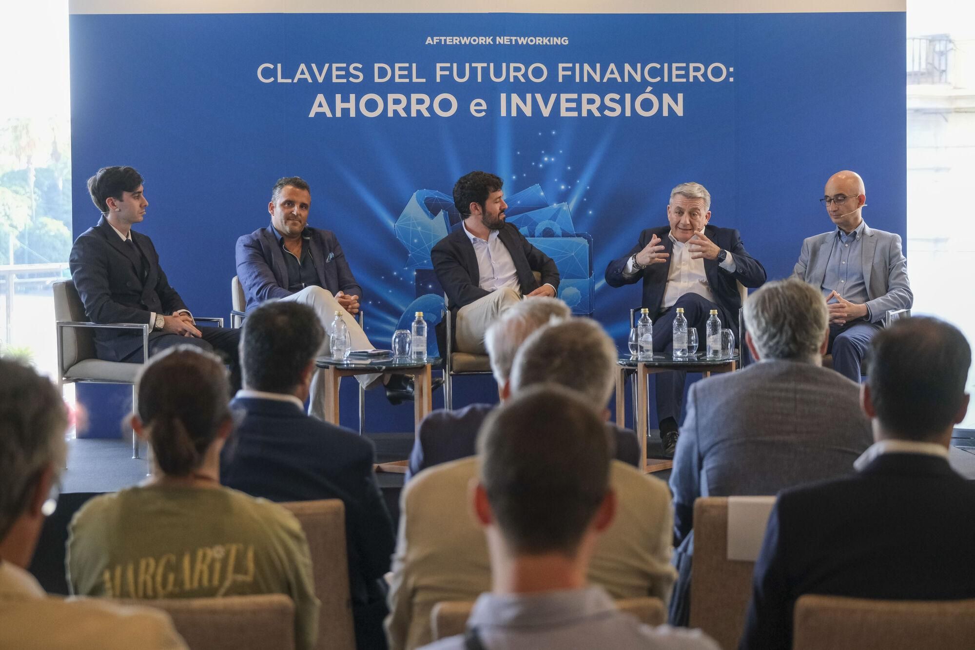 Expertos reunidos por La Opinión apuestan por el conocimiento financiero para superar los actuales tiempos de incertidumbre
