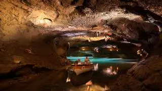 El paseo en barca más alucinante de Europa: ¡Dentro de una cueva y está en España!