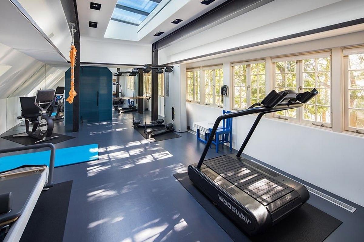 El gimnasio de la casa de Brad Pitt y Jennifer Aniston