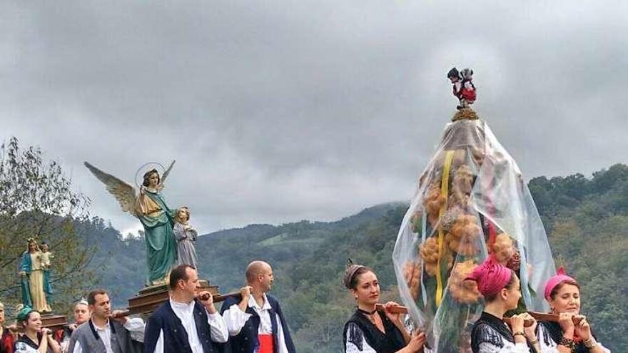 San Cosme y San Damián desafían a la lluvia