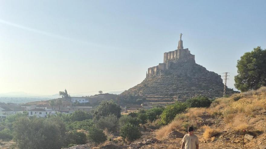 Las excavaciones en el Castillejo de Monteagudo hallan el cadáver de una mujer enterrada