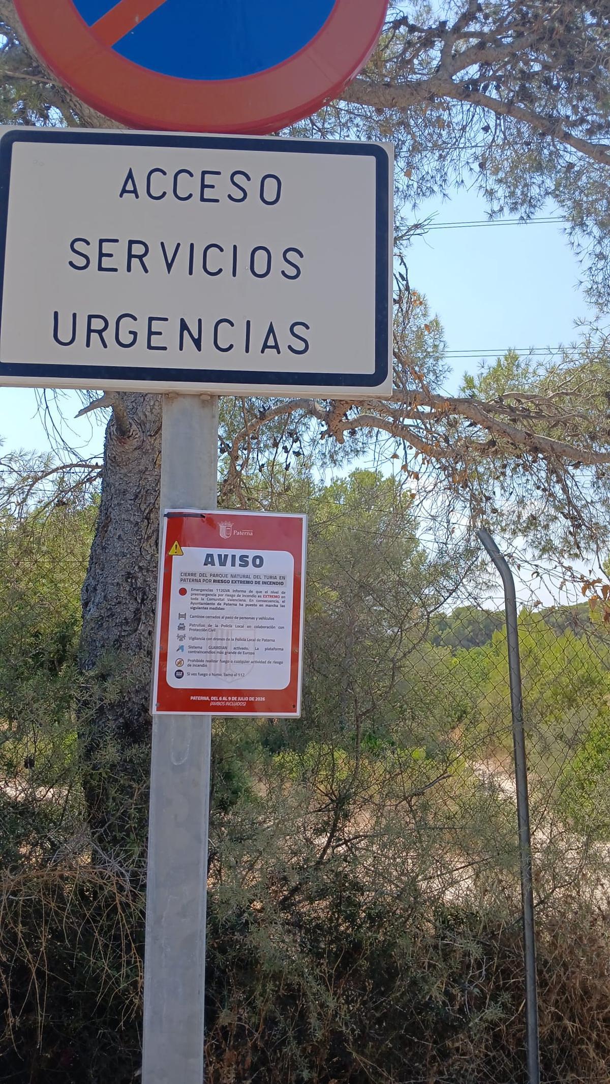 Cartel puesto en la anterior ola de calor y después eliminado.