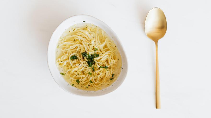 Así se hace la sopa más famosa del mundo sin perder mucho tiempo en la cocina