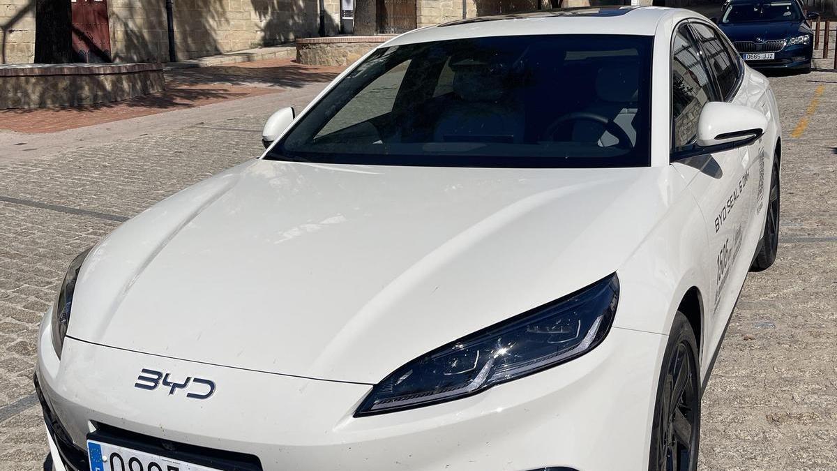 El BYD Seal 6 DM-i, en Trujillo.