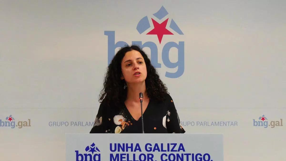 La diputada del BNG Noa Castro, este jueves, en una rueda de prensa en la Cámara autonómica.