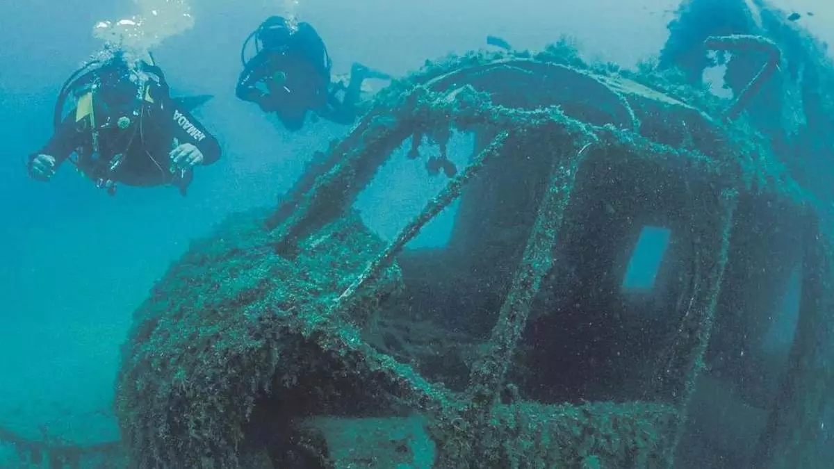 Salen de la UCI tres de los heridos en el accidente de buceo en el centro de la Armada de Cartagena